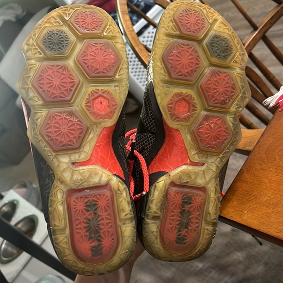Lebron 12 Court Vision size 9 men - Picture 4 of 4